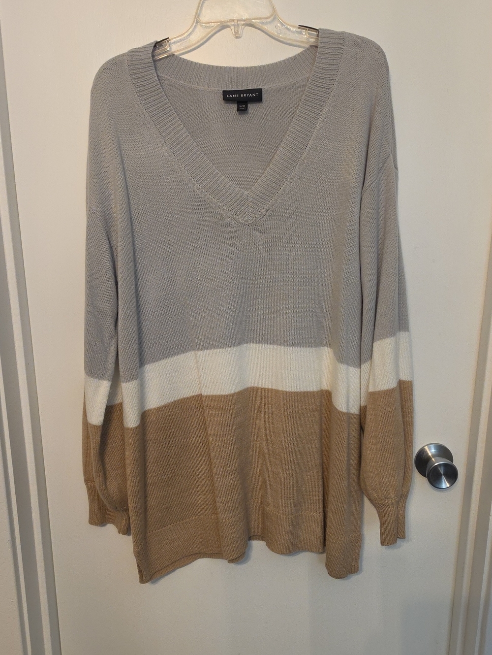 Lane Bryant Neutral Colorblock V-Neck Sweater in Gray, White & Camel